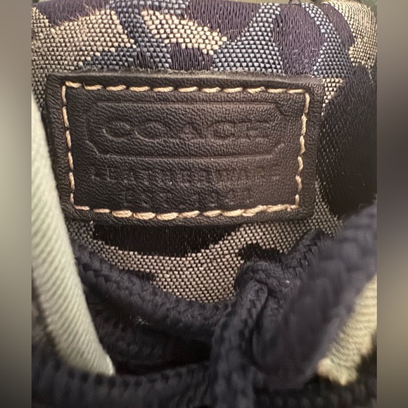 Coach Barrett blue shoes size 9 Women's Casual Shoe. Elevate your casual style - Picture 15 of 15